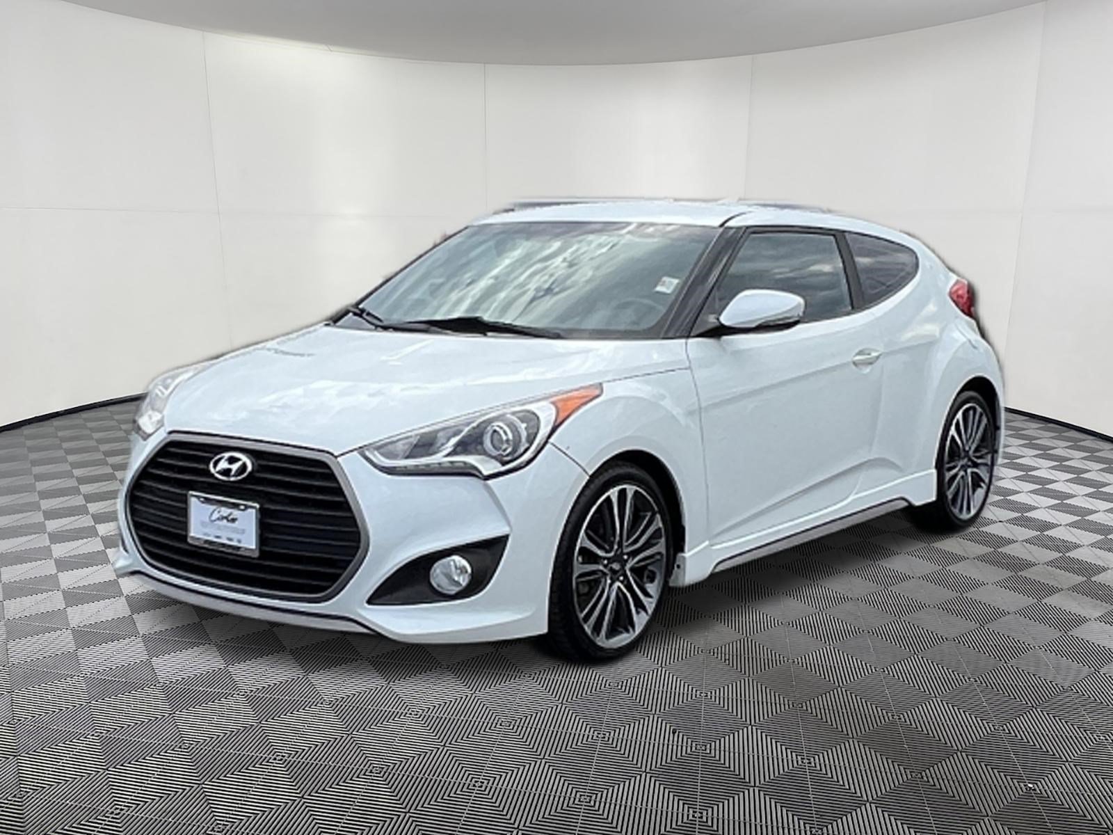 Used 2016 Hyundai Veloster Turbo FWD image 3
