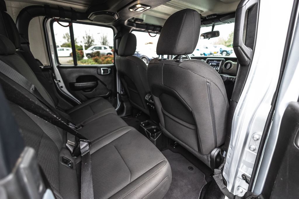 Used 2023 Jeep Gladiator Sport image 33