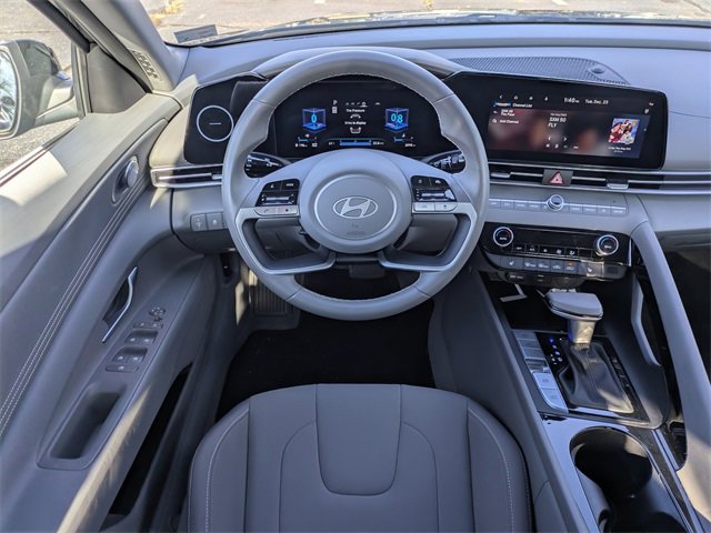 Certified 2025 Hyundai Elantra SEL image 15