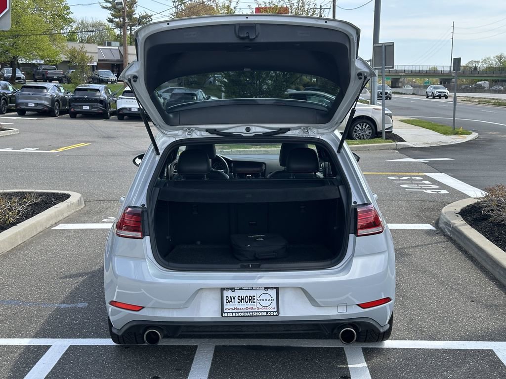 Used 2018 Volkswagen GTI SE FWD image 32