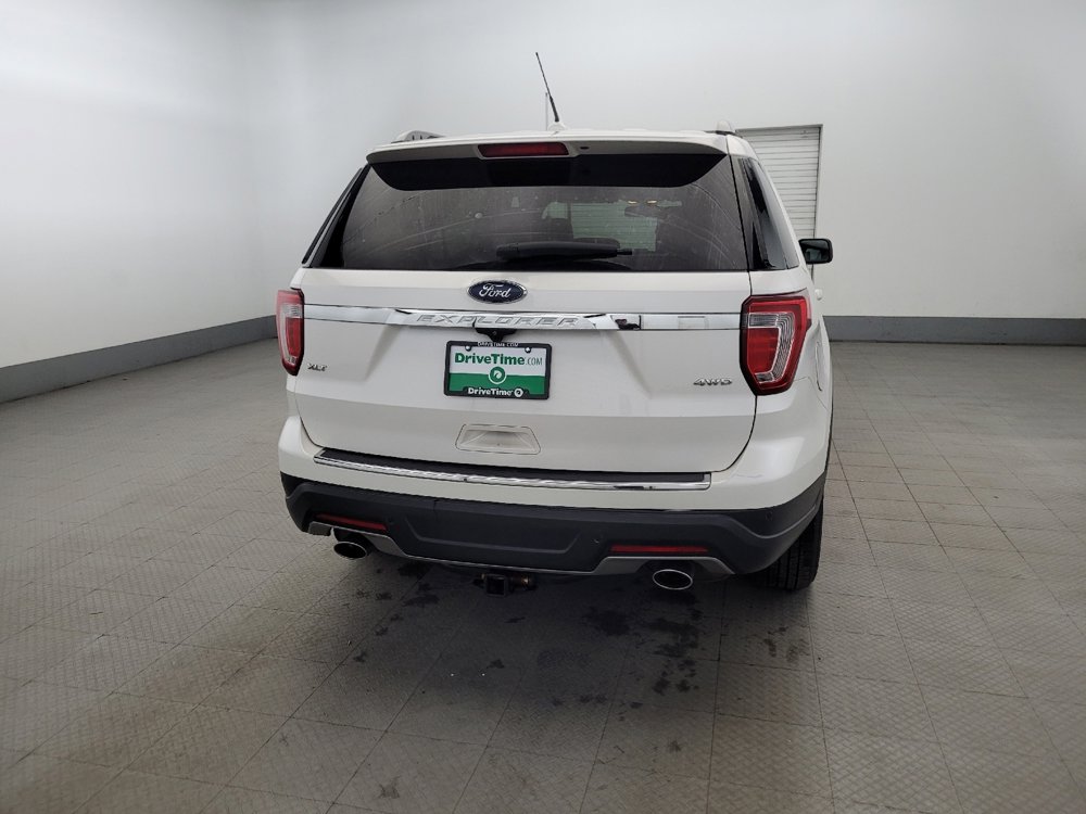 Used 2018 Ford Explorer XLT w/ Equipment Group 202A image 7