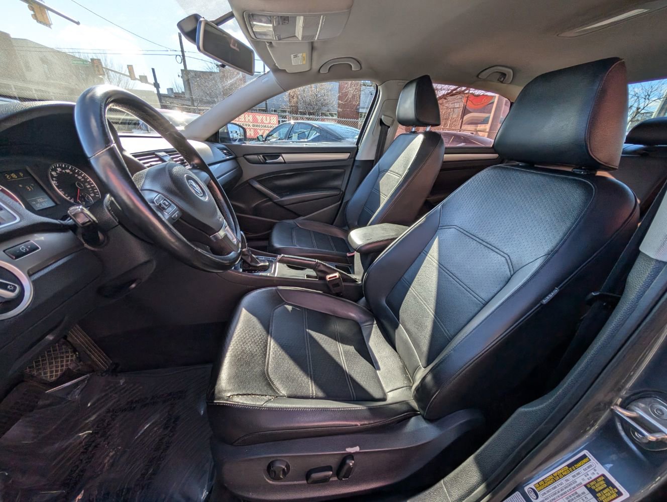 Used 2015 Volkswagen Passat 1.8T Limited Edition image 15