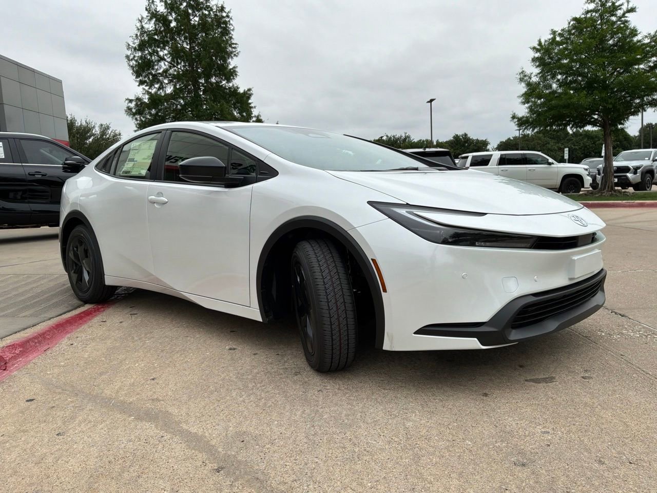 New 2026 Toyota Prius LE FWD image 4
