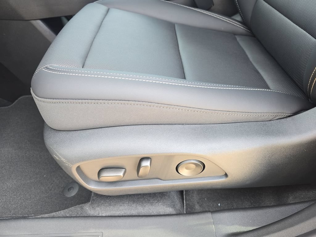 New 2027 GMC Terrain Elevation w/ Elevation Premium Package FWD image 29