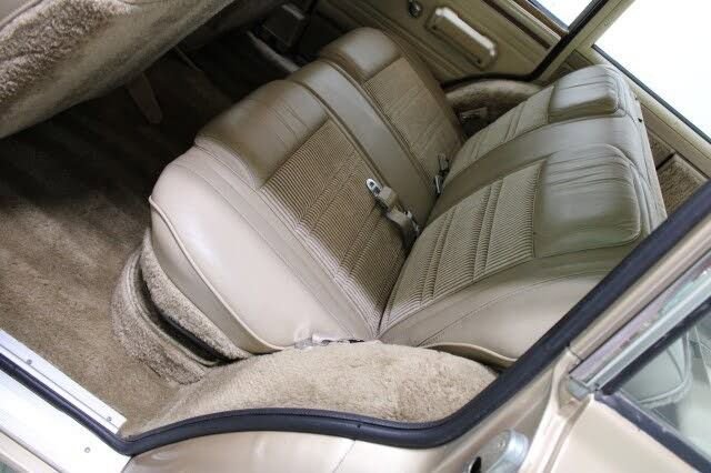 Used 1989 Jeep Grand Wagoneer image 57