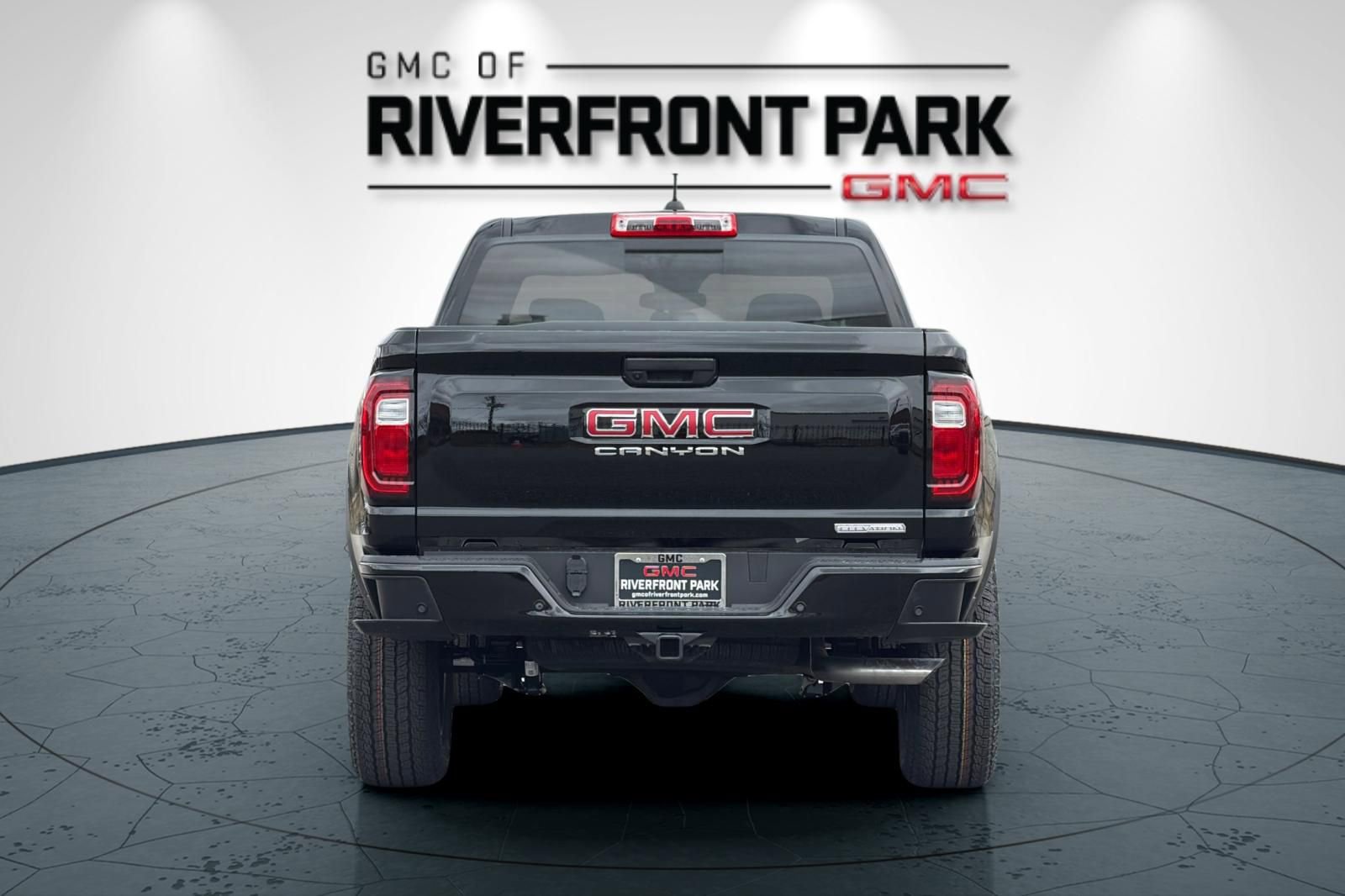 New 2026 GMC Canyon Elevation image 4