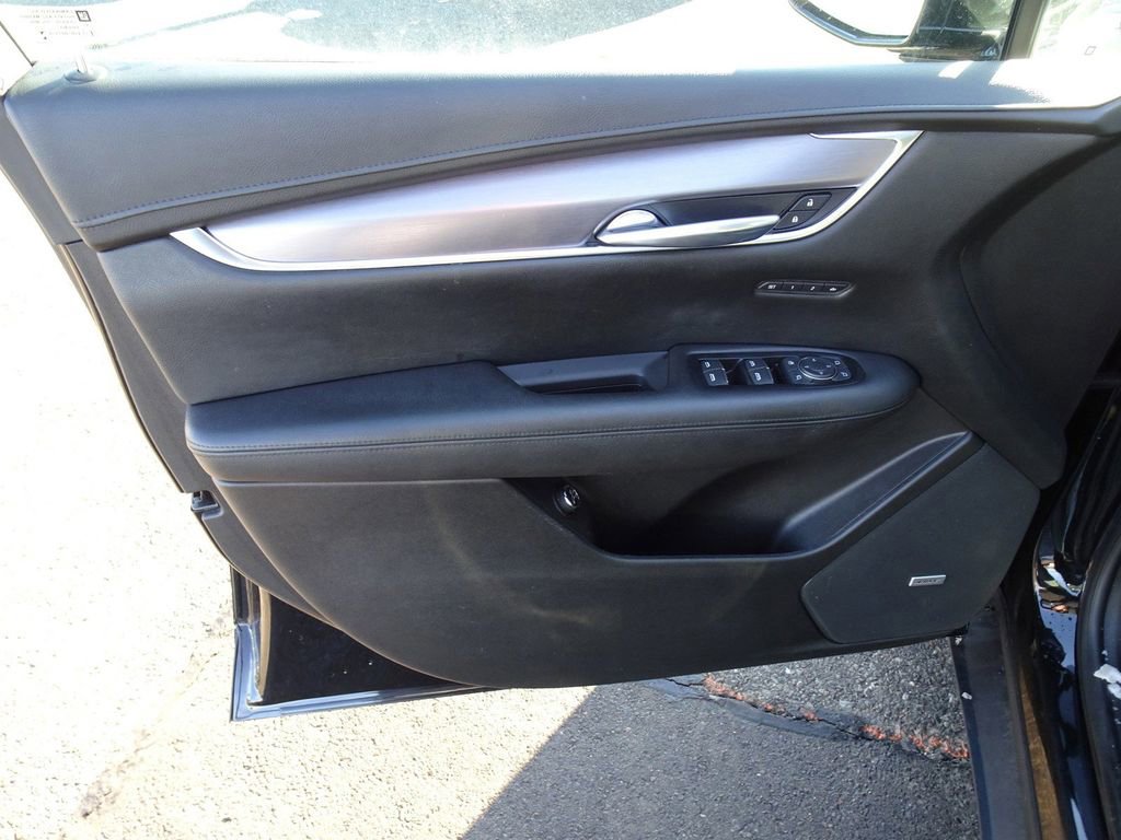 Used 2018 Cadillac XT5 Luxury image 12