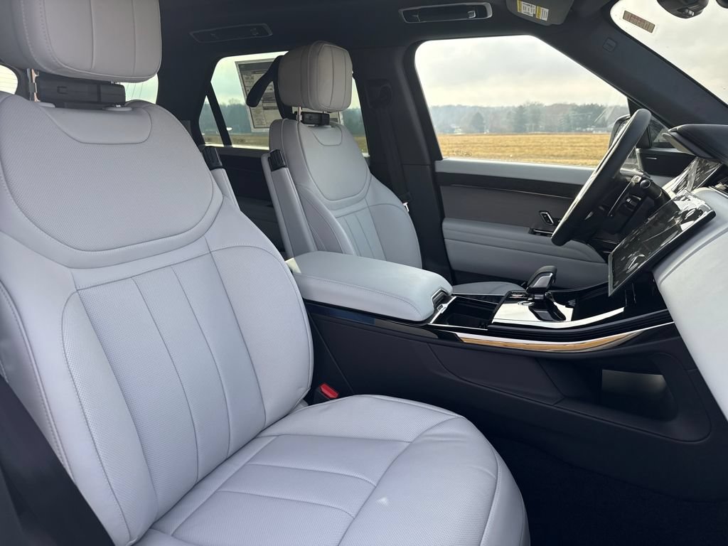 New 2026 Land Rover Range Rover Sport SE AWD/4WD image 13