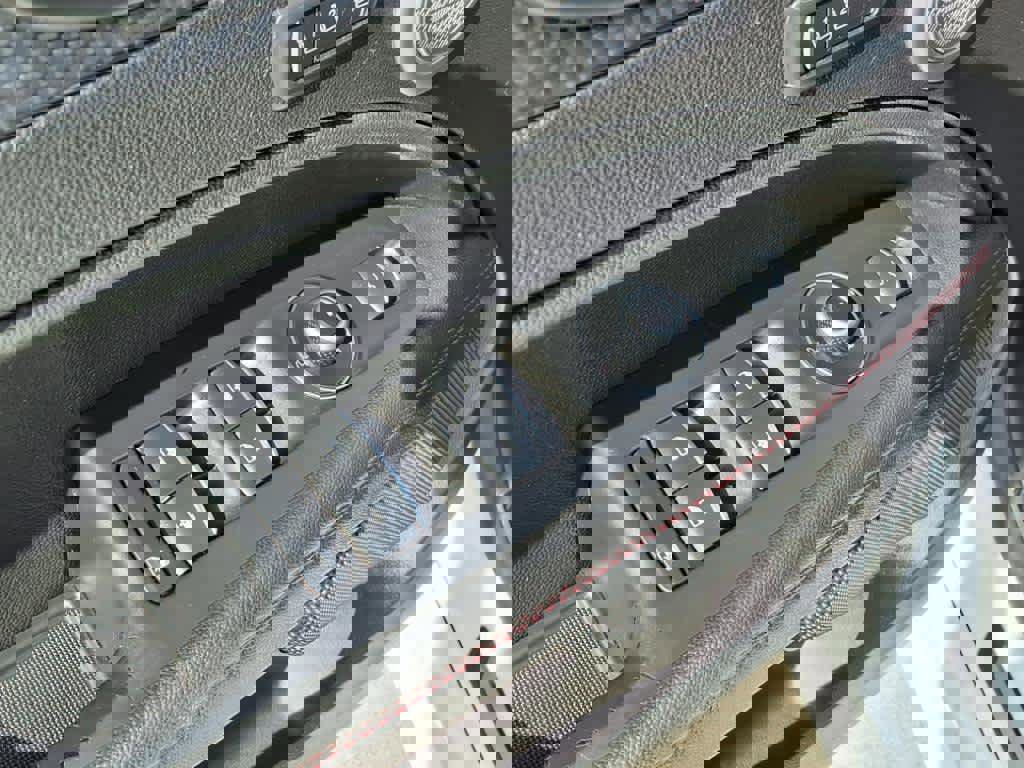 Used 2023 Alfa Romeo Stelvio Estrema image 12