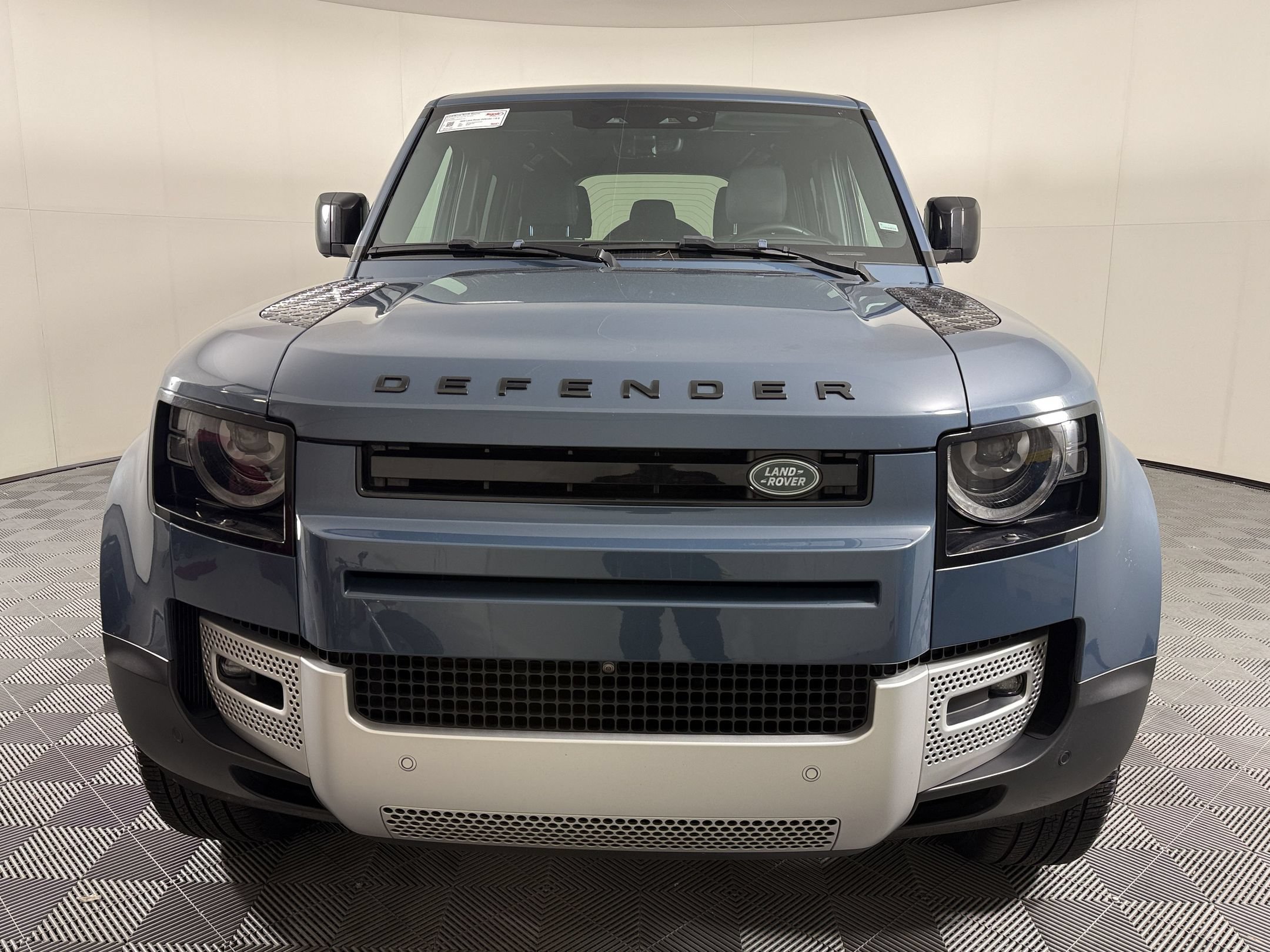 Used 2025 Land Rover Defender 110 S AWD/4WD image 6