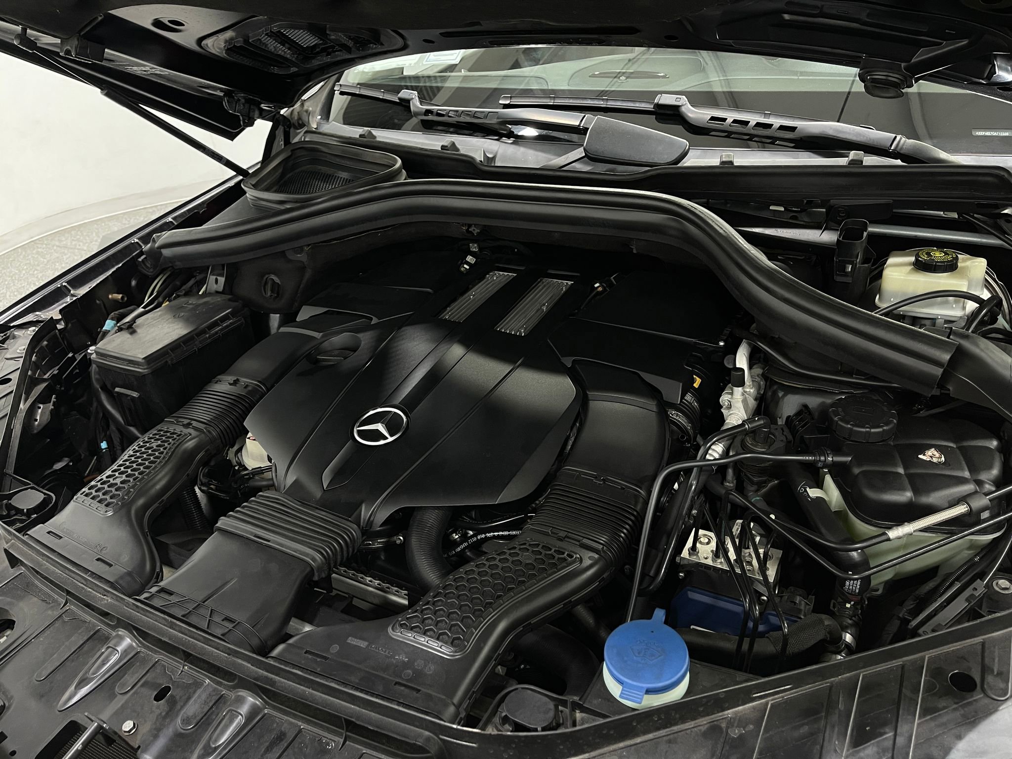 Used 2016 Mercedes-Benz GL 450 4MATIC w/ Premium I Package image 30