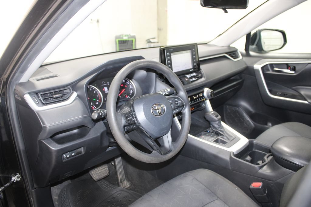 Used 2021 Toyota RAV4 XLE AWD/4WD image 14