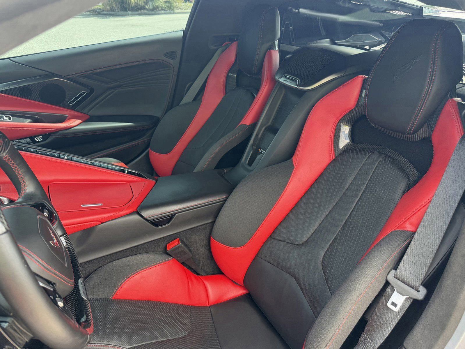 Used 2025 Chevrolet Corvette Z06 w/ Stealth Interior Trim Package RWD image 15