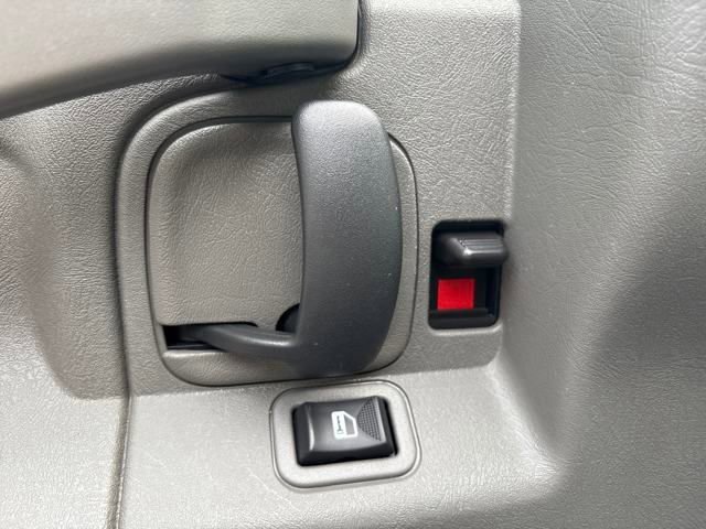 Used 2023 GMC Savana 2500 w/ Driver Convenience Package image 16