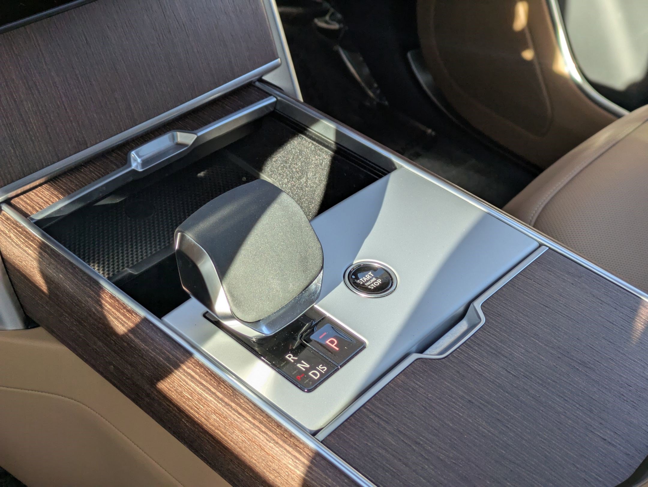 Certified 2024 Land Rover Range Rover SE image 22