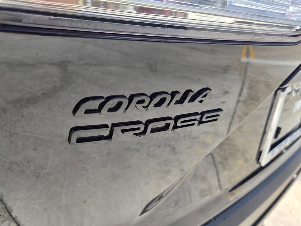 Used 2024 Toyota Corolla Cross AWD Hybrid image 14