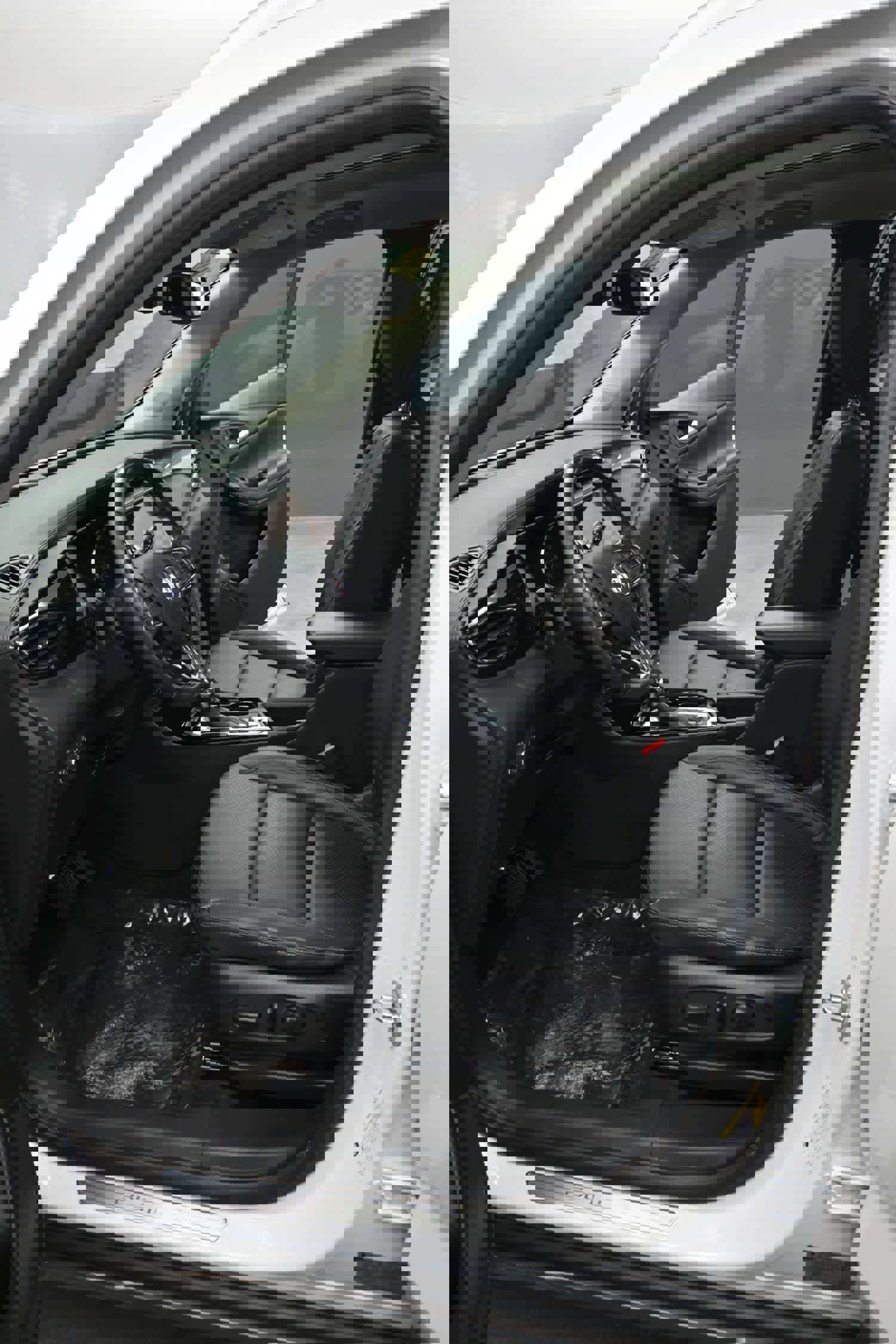 Used 2022 Buick Encore GX Essence w/ Experience Buick Package AWD/4WD image 16