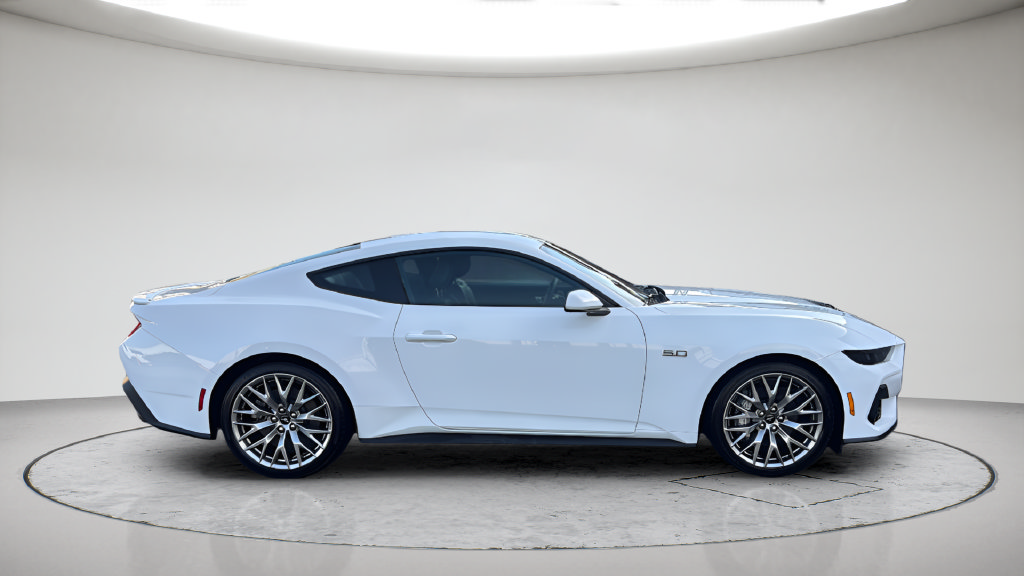 Used 2025 Ford Mustang GT Premium RWD image 5