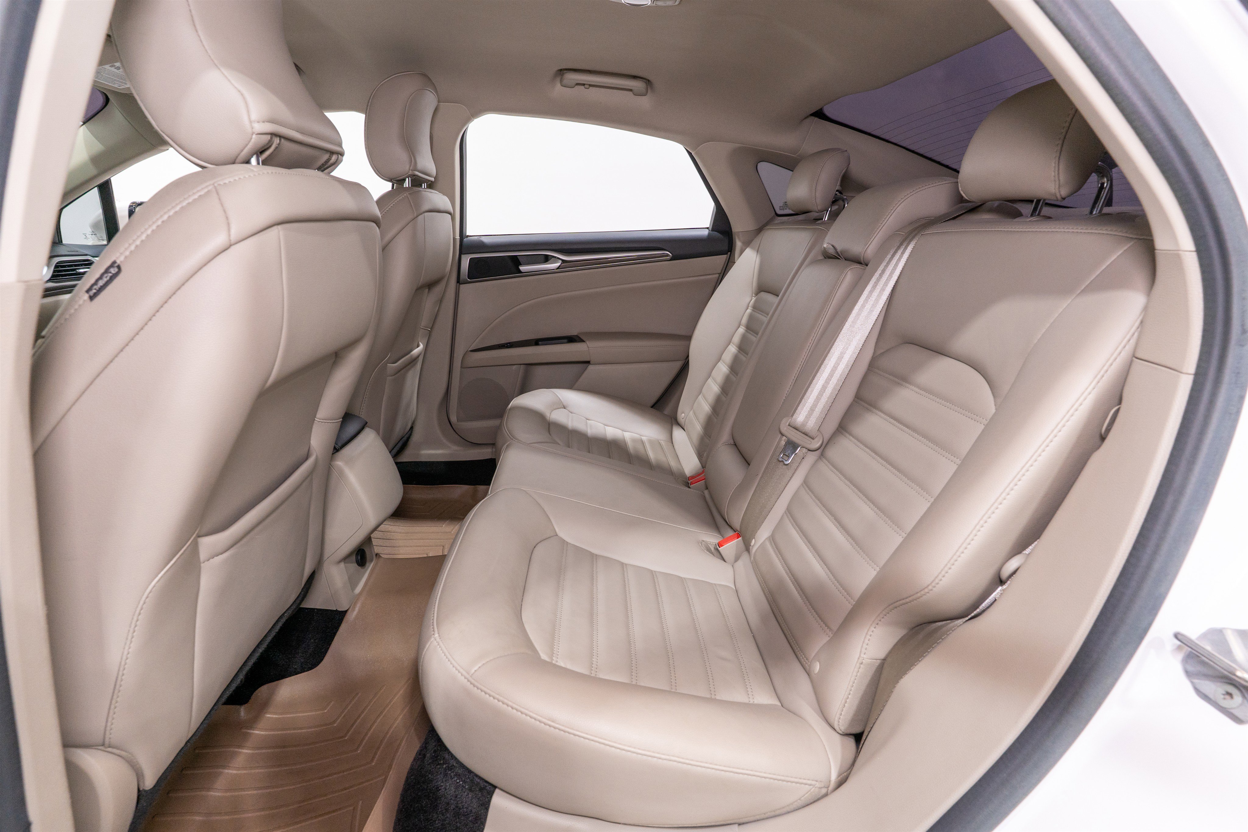 Used 2017 Ford Fusion SE image 27