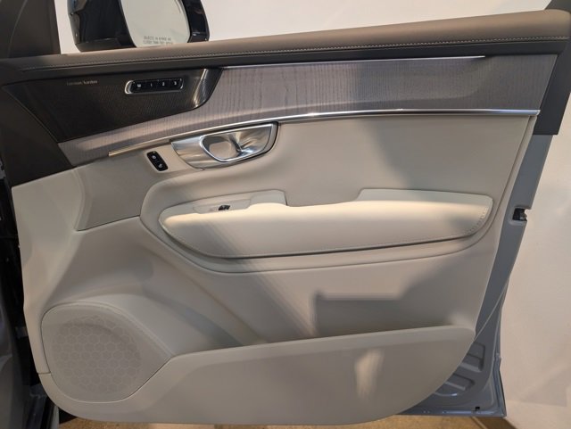 New 2026 Volvo XC90 B6 Ultra image 31
