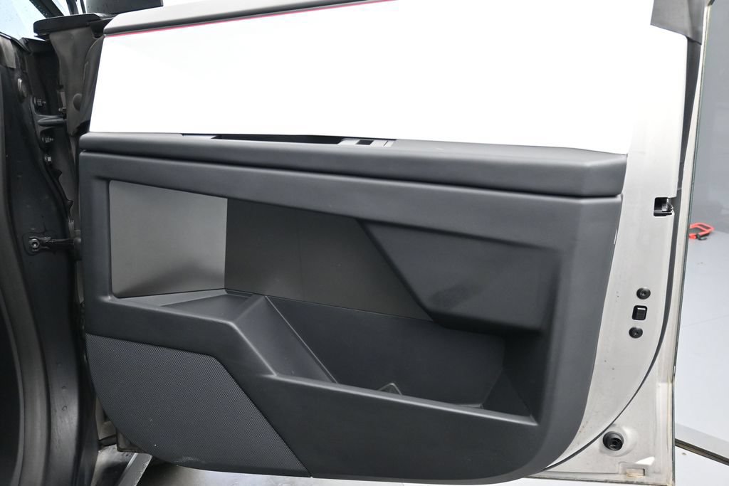 Used 2024 Tesla Cybertruck AWD Crew Cab image 27