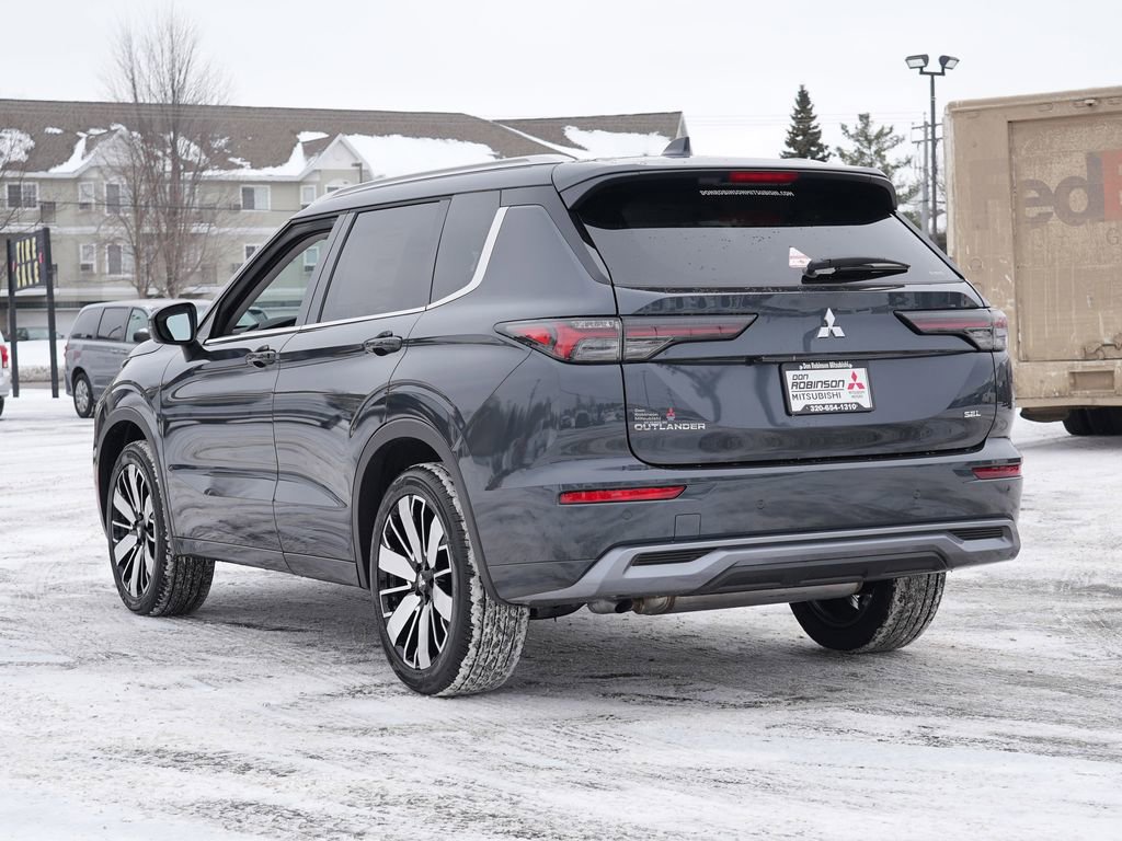 New 2026 Mitsubishi Outlander SEL image 5
