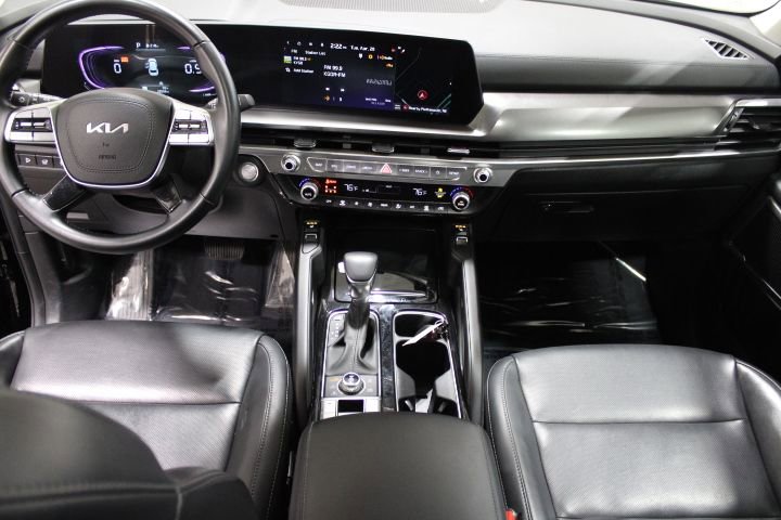 Used 2025 Kia Telluride S AWD/4WD image 2
