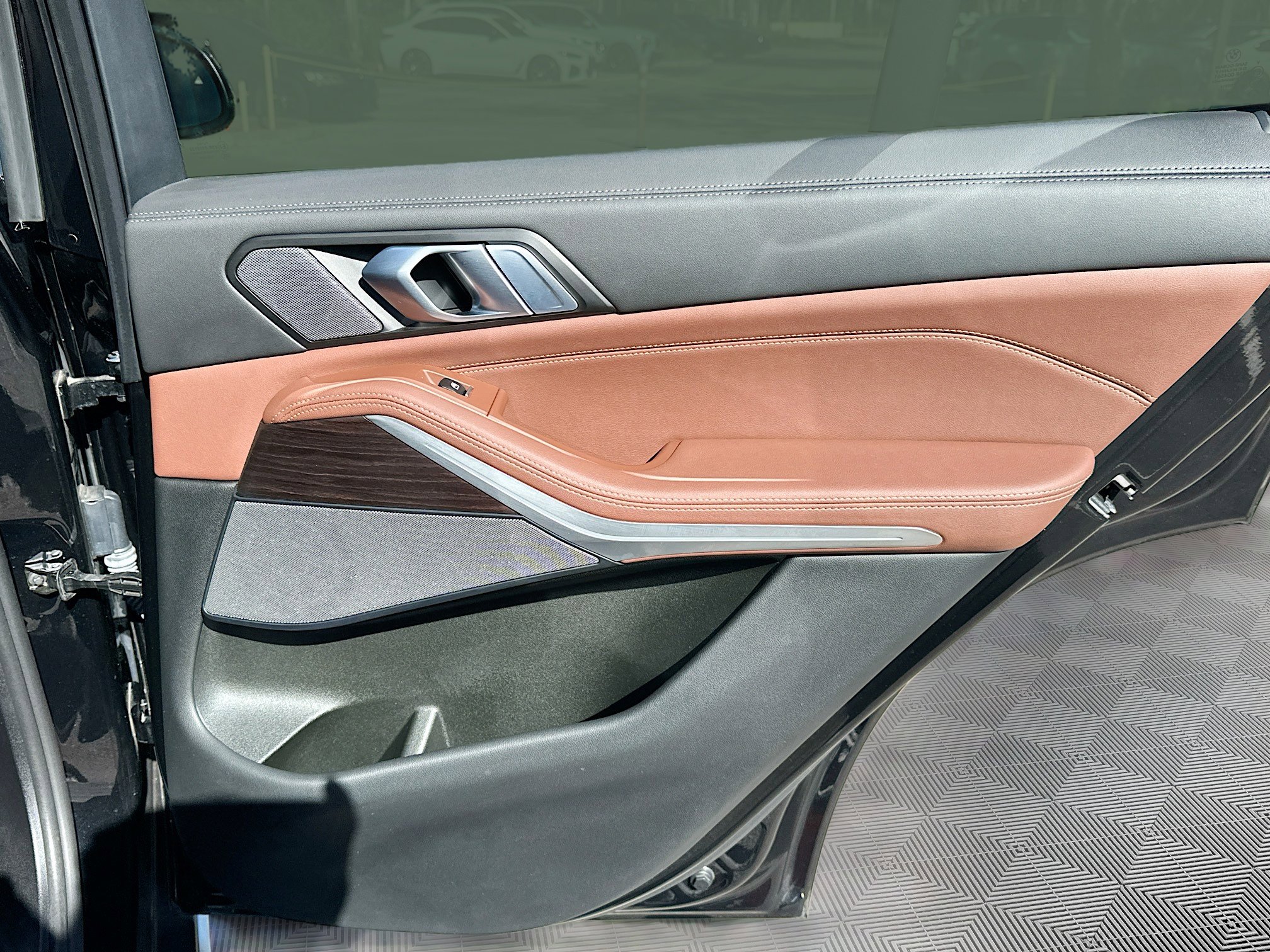 Used 2024 BMW X5 xDrive40i w/ Premium Package image 33