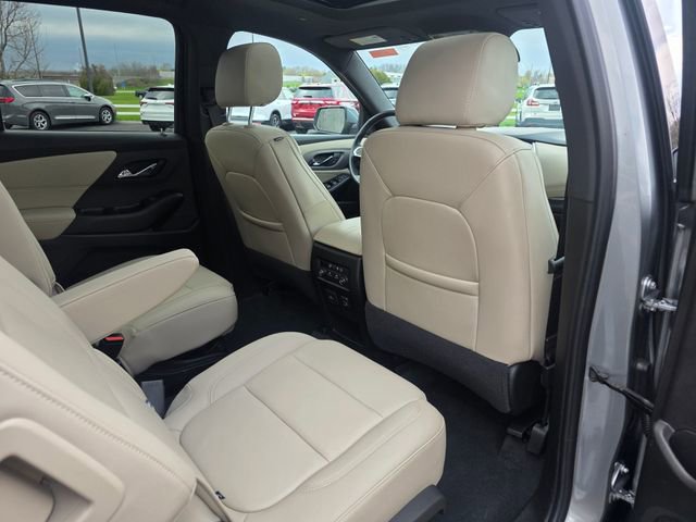 Used 2023 Chevrolet Traverse LT w/ LT Premium Package AWD/4WD image 14