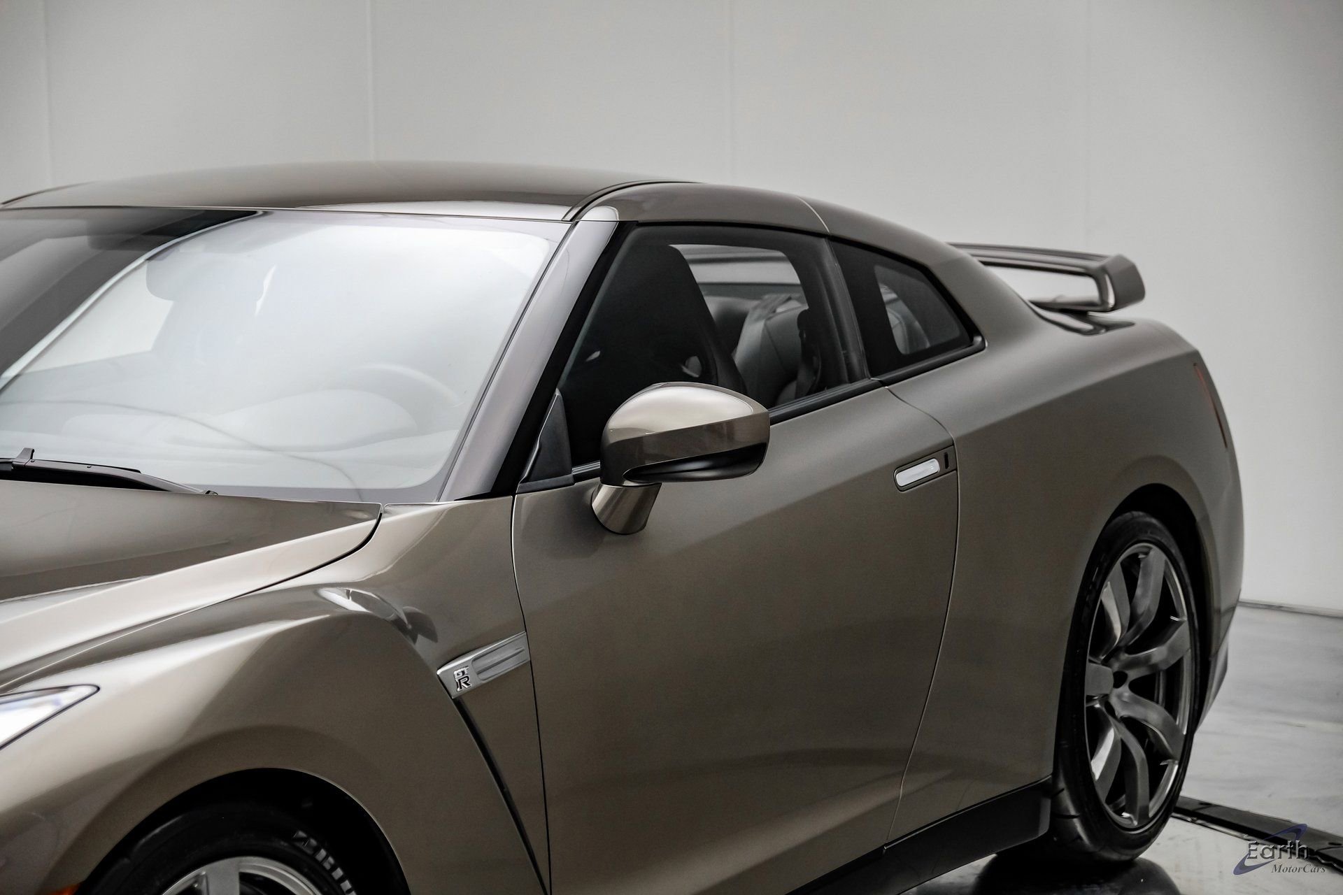 Used 2009 Nissan GT-R Premium image 31