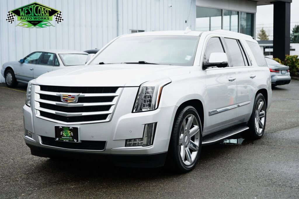 Used 2015 Cadillac Escalade Luxury image 1