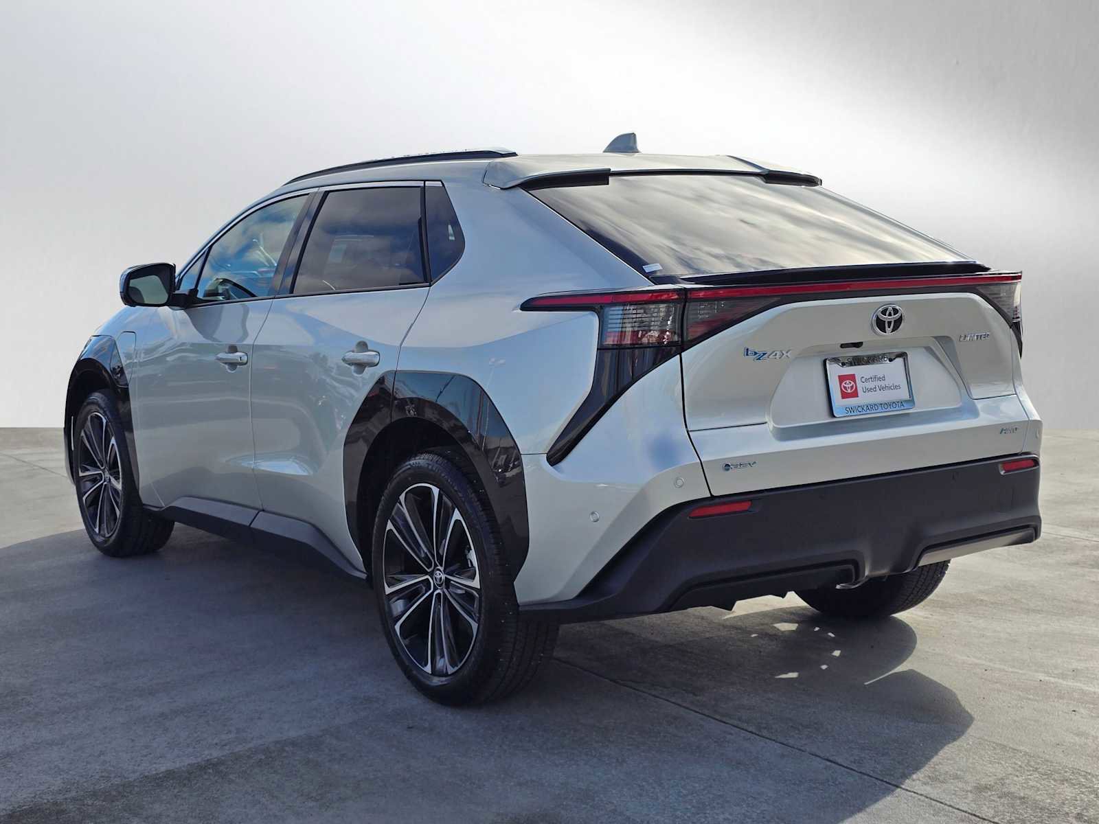 Certified 2025 Toyota bZ4X AWD image 5