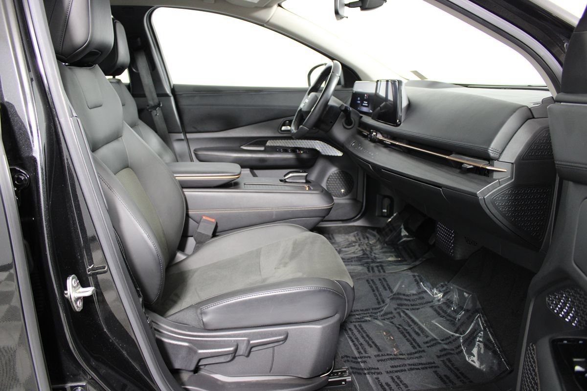 Used 2023 Nissan Ariya FWD image 11