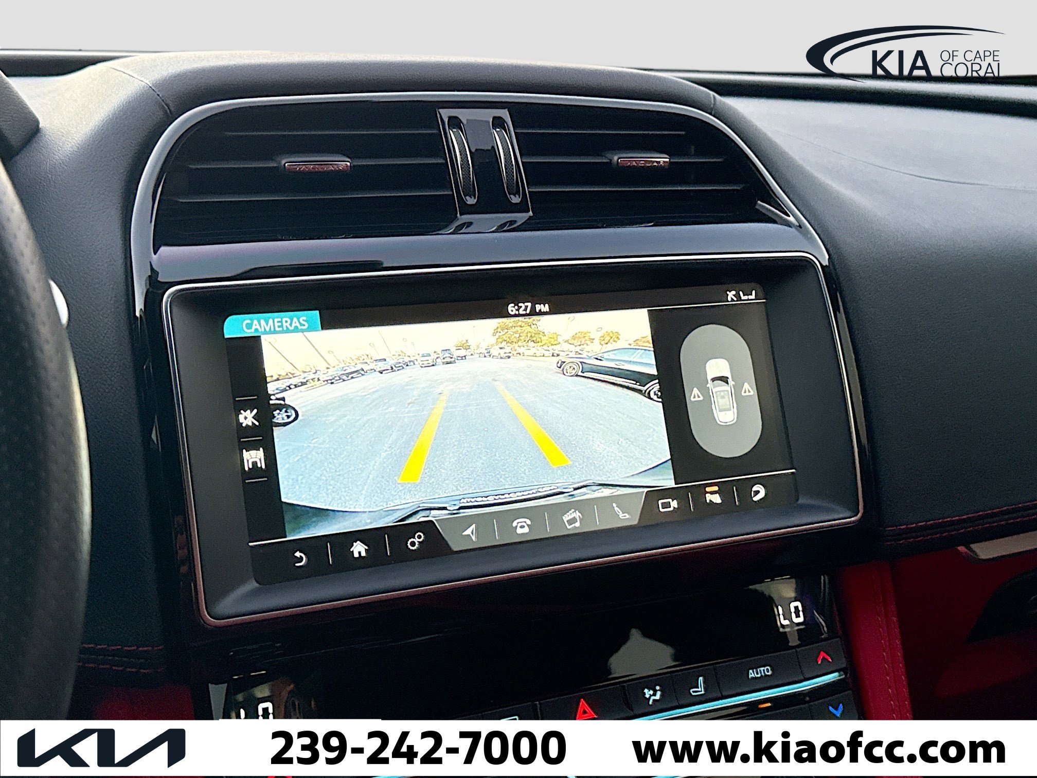 Used 2020 Jaguar F-PACE SVR image 32