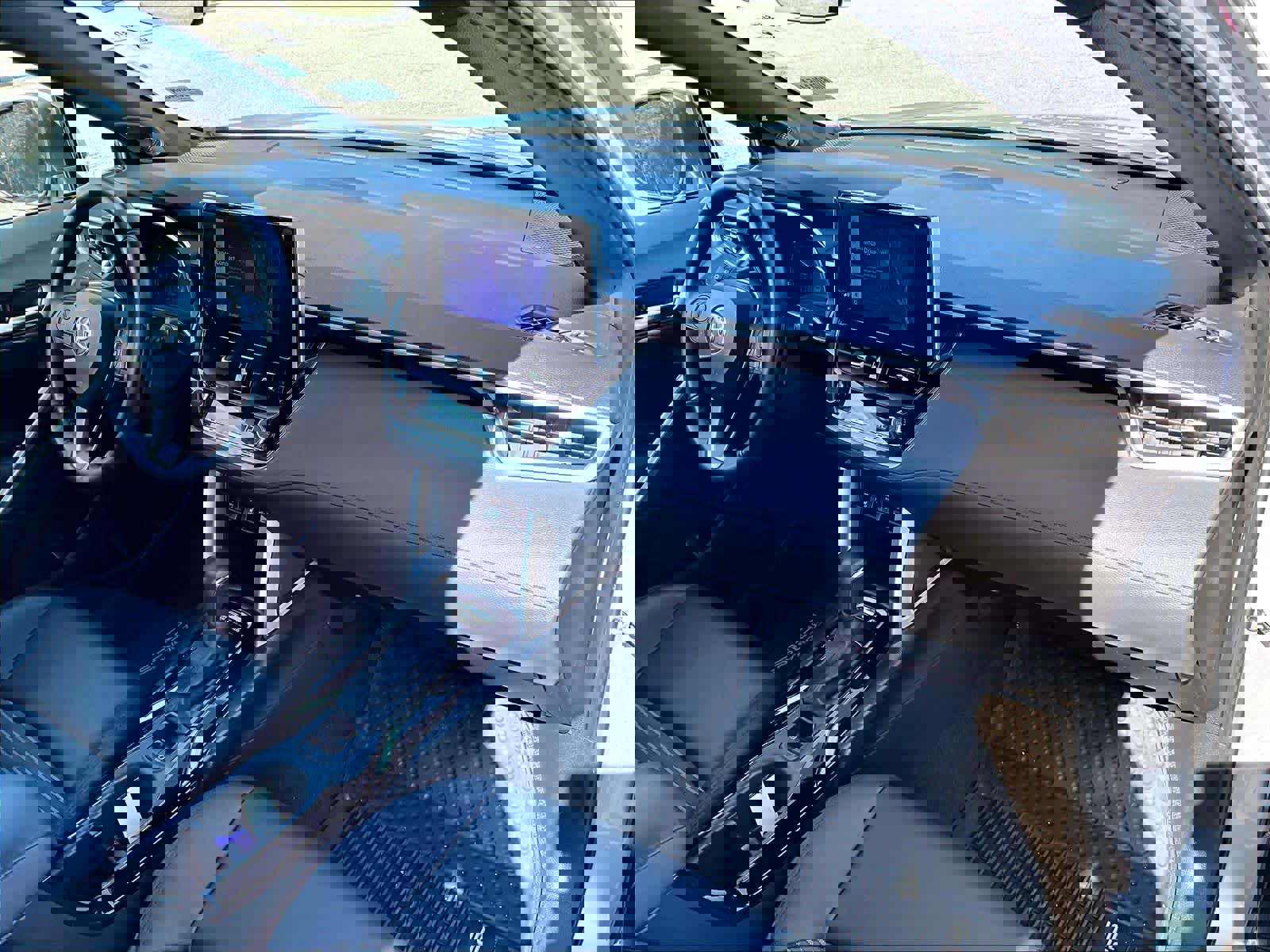 Used 2023 Toyota Corolla Cross XSE w/ Convenience Package image 14