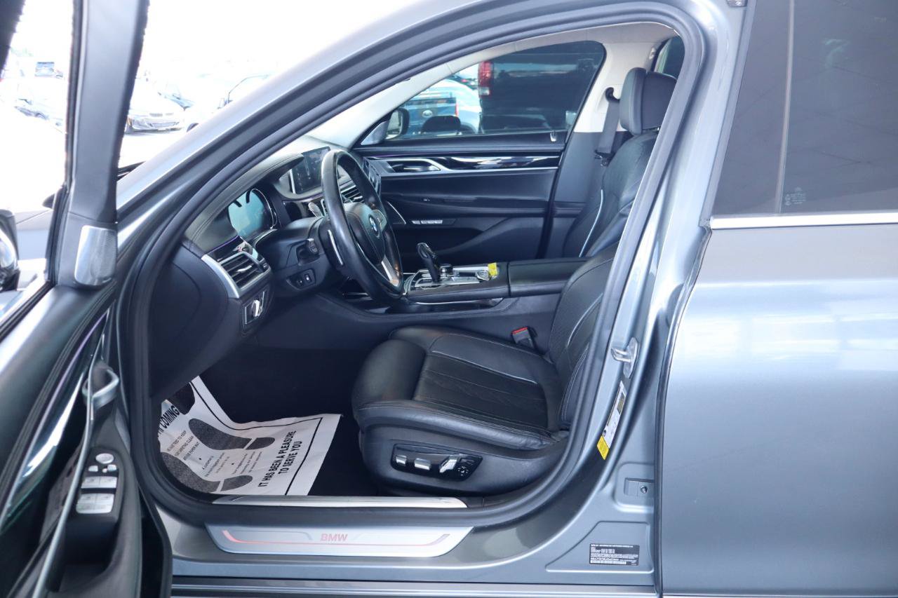 Used 2018 BMW 750i RWD image 15