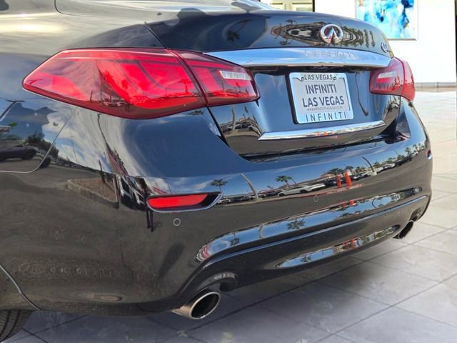 Used 2017 INFINITI Q70 L 3.7 w/ Deluxe Touring Package RWD image 6