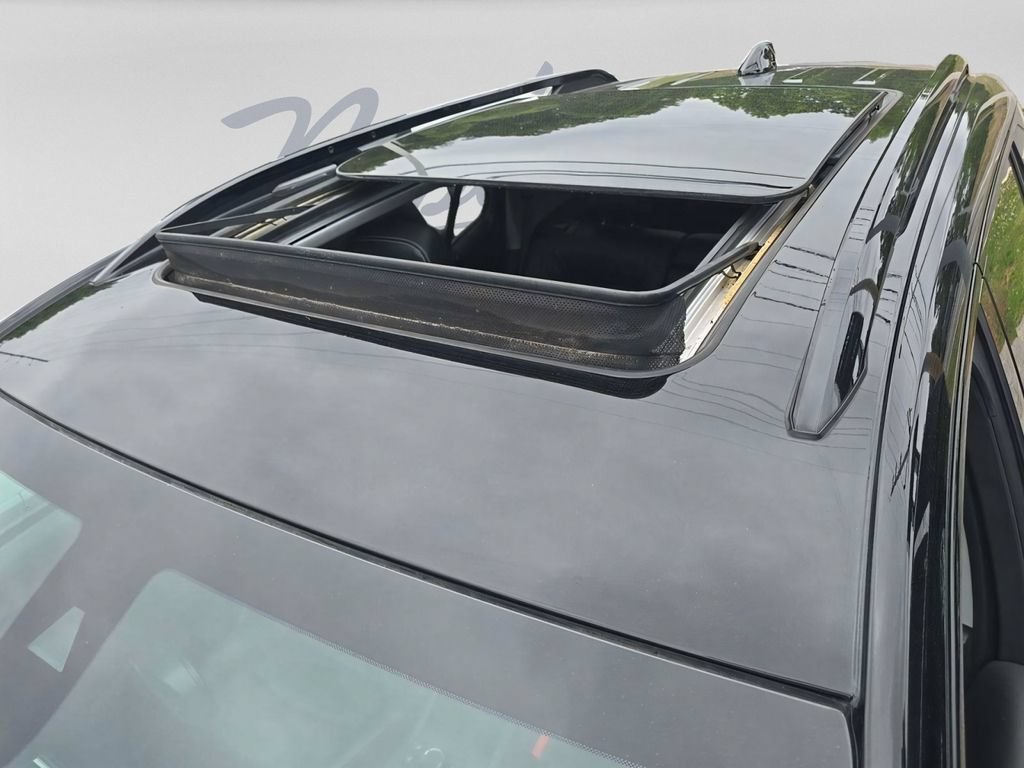 Used 2023 GMC Terrain SLT w/ Infotainment Package II AWD/4WD image 5