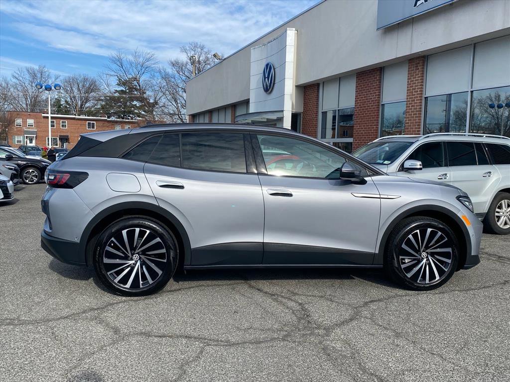 Used 2024 Volkswagen ID.4 S image 2