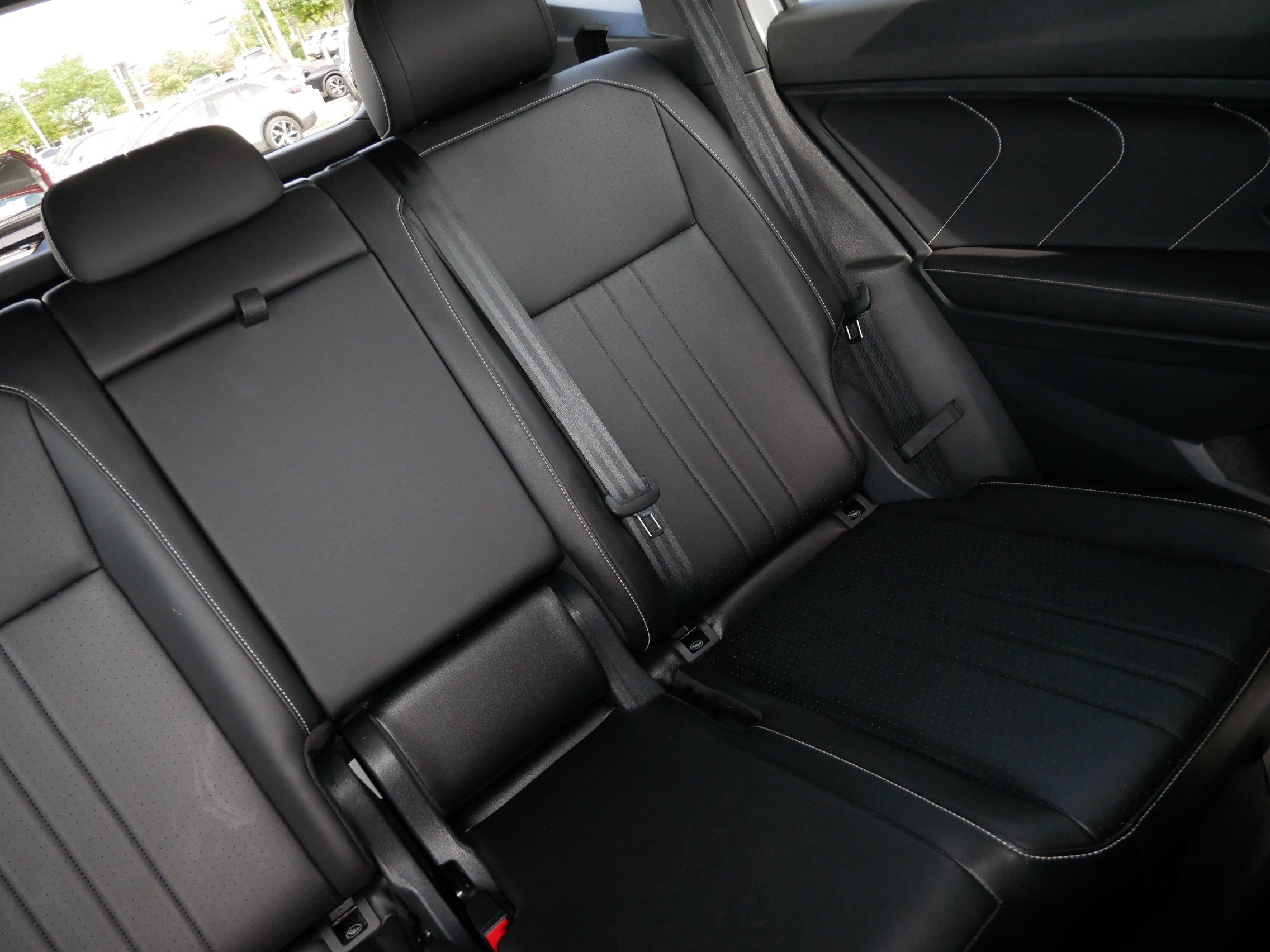 Used 2023 Volkswagen Tiguan SE R-Line AWD/4WD image 14