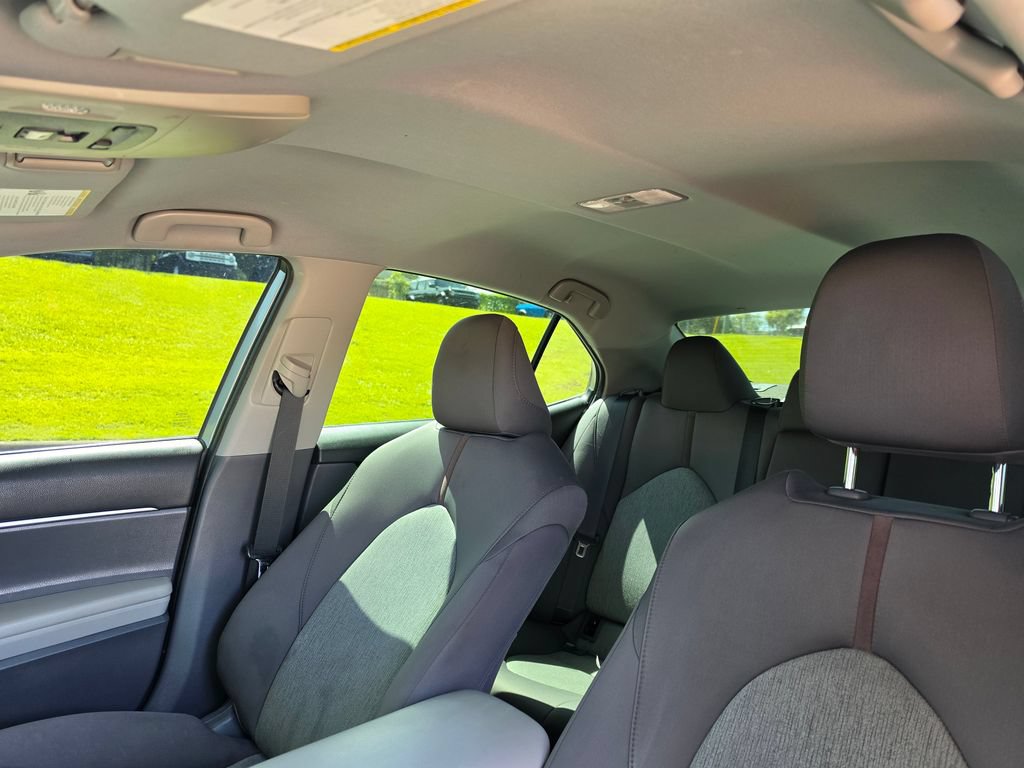 Used 2019 Toyota Camry LE FWD image 32
