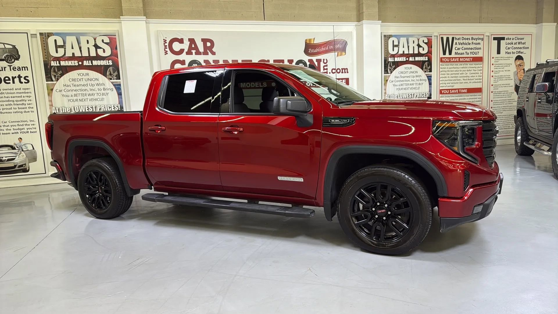 Used 2024 GMC Sierra 1500 Elevation w/ LPO, Elevation Black Package image 12