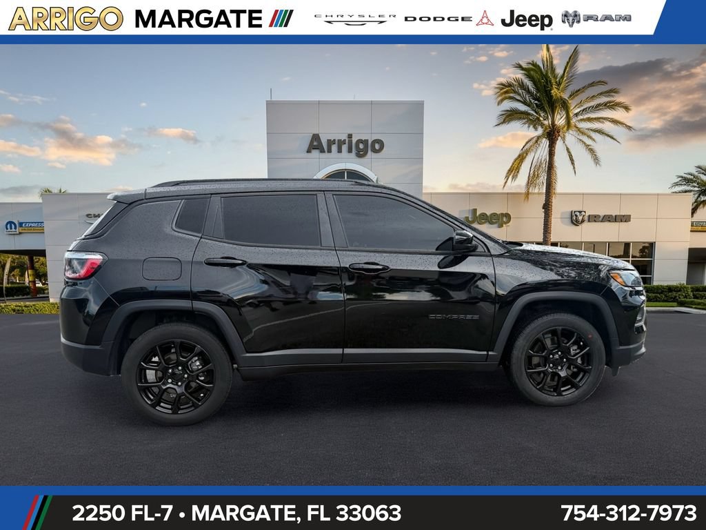 Used 2023 Jeep Compass Latitude AWD/4WD image 8