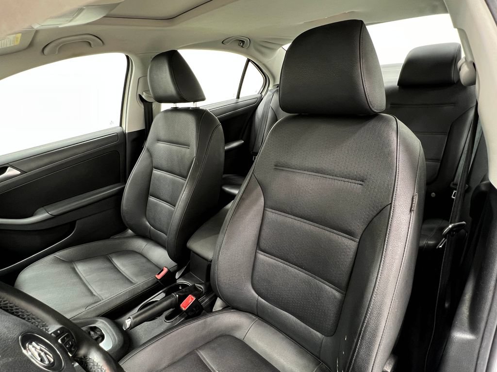 Used 2012 Volkswagen Jetta SE FWD image 13