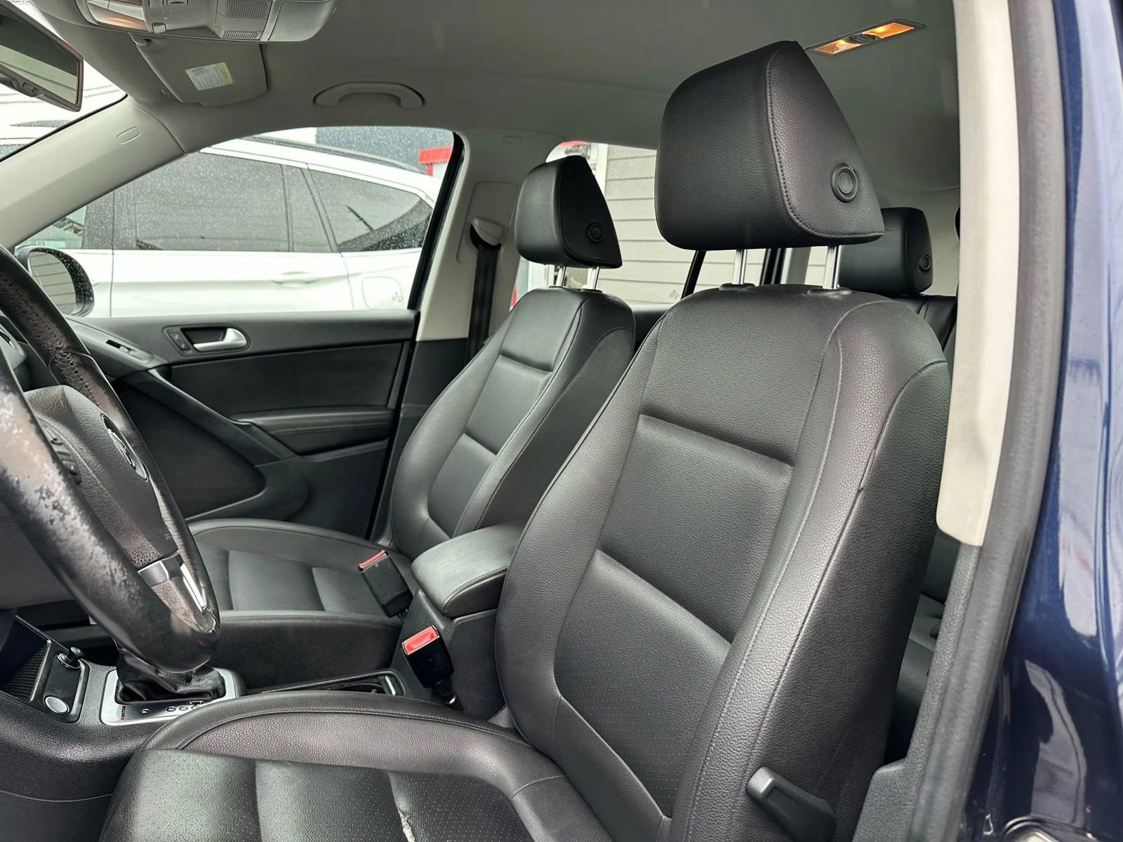 Used 2016 Volkswagen Tiguan S image 10