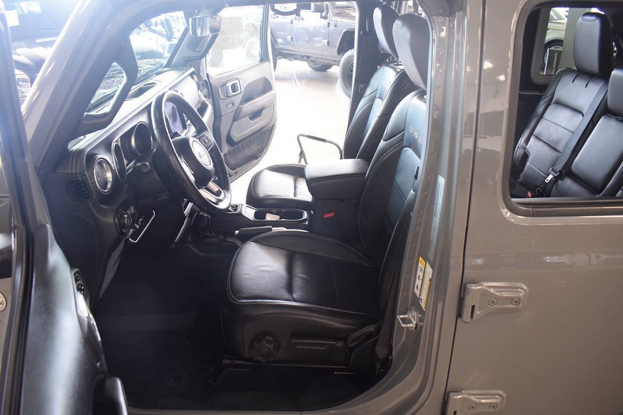 Used 2018 Jeep Wrangler Unlimited Sahara AWD/4WD image 29