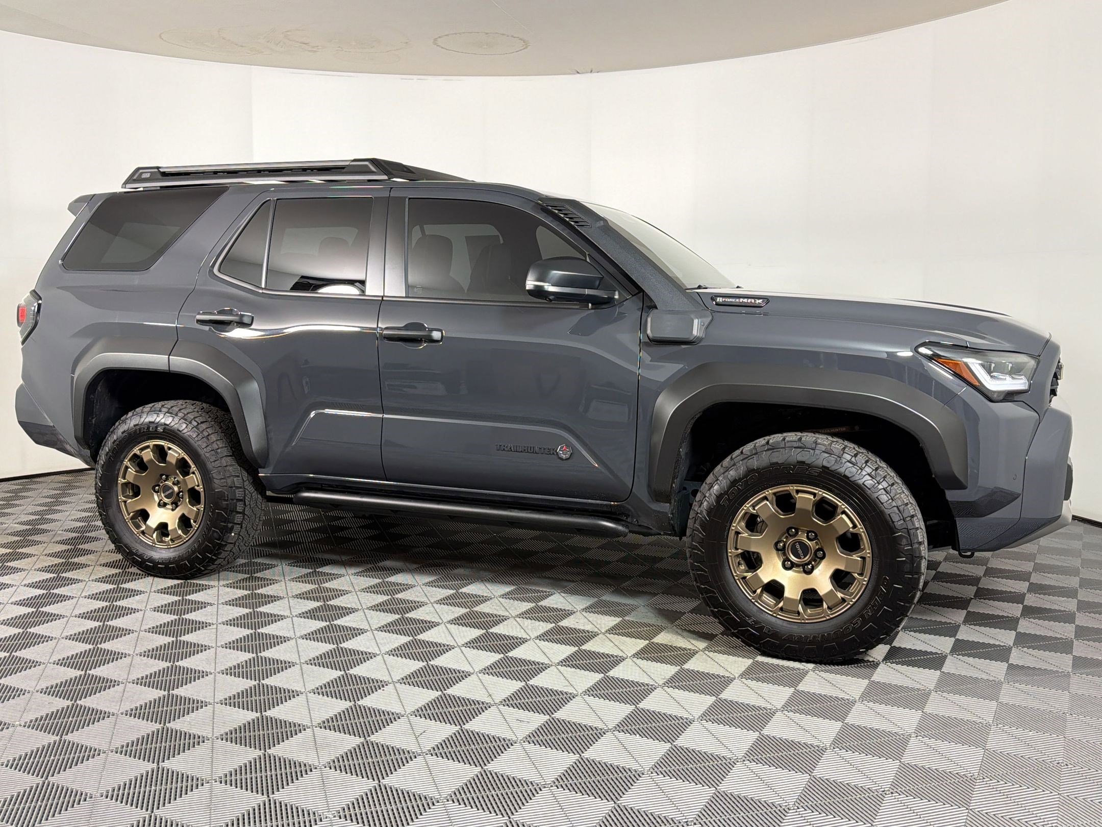 Used 2025 Toyota 4Runner Trailhunter AWD/4WD image 8
