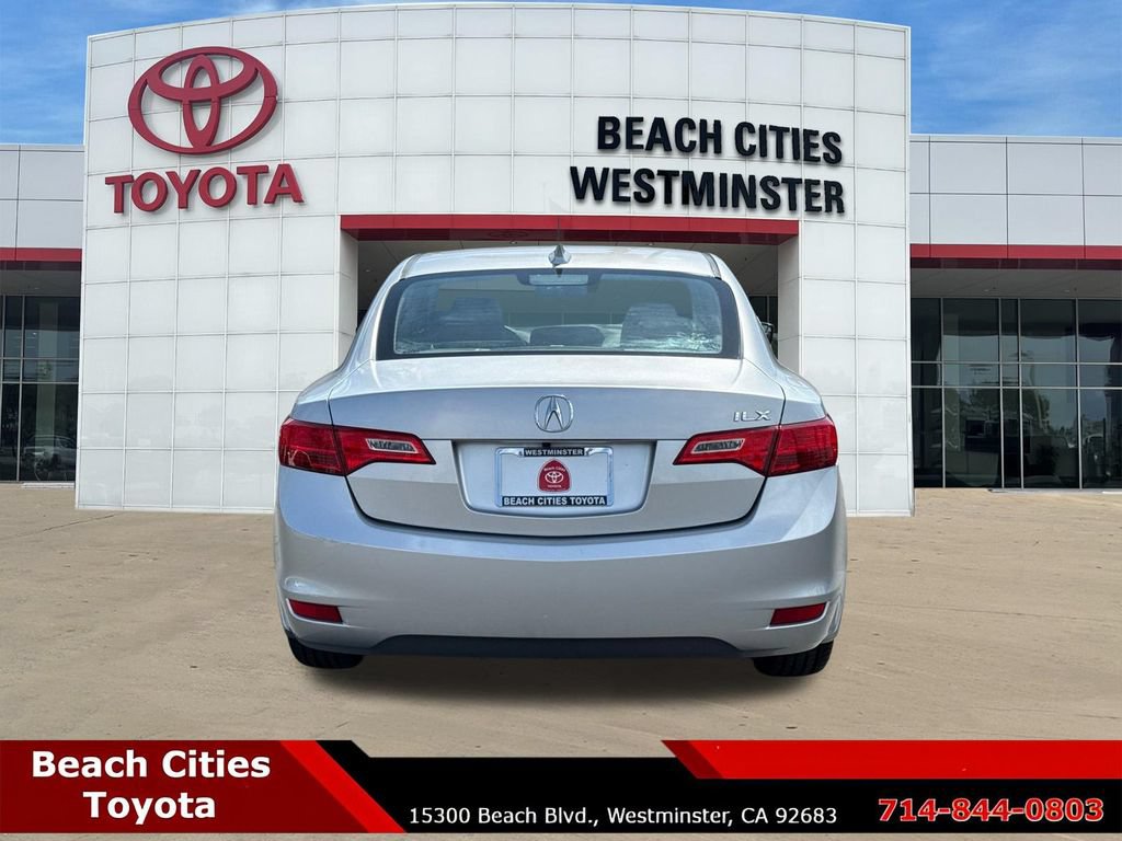 Used 2013 Acura ILX w/ Technology Package FWD image 10