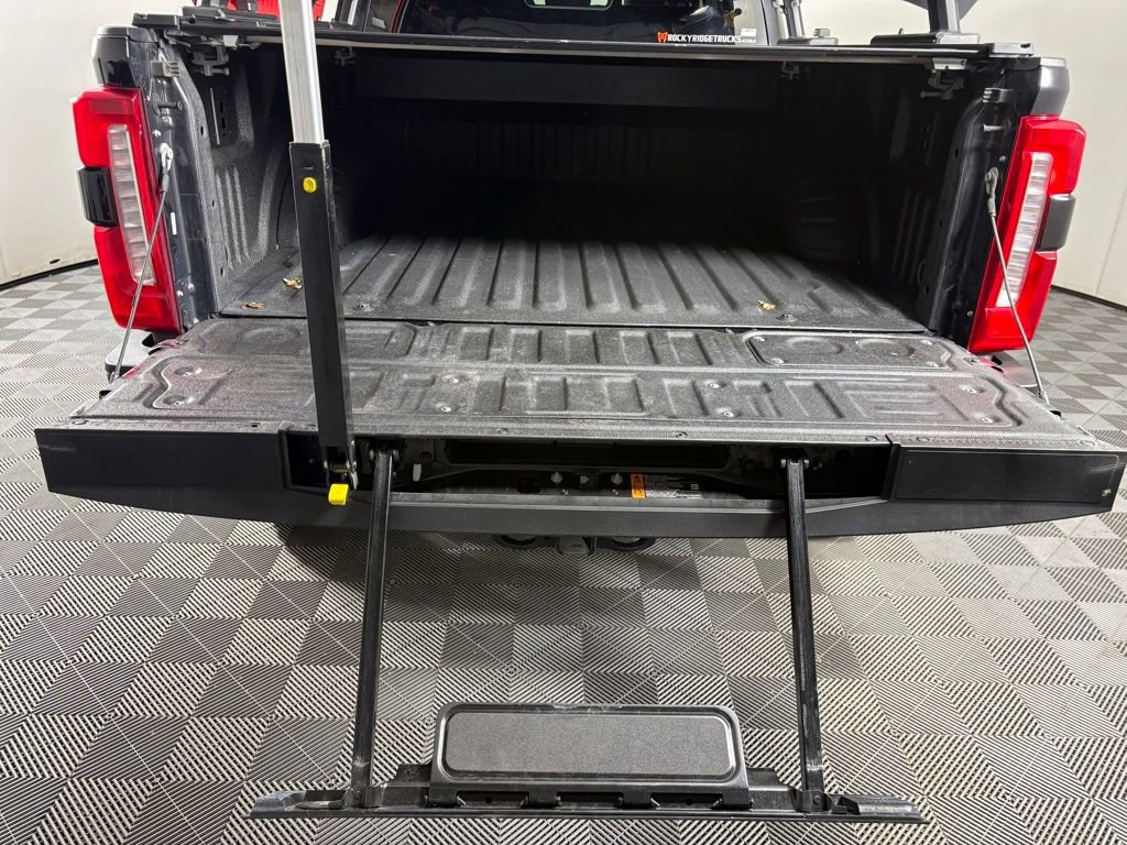 Used 2024 Ford F250 Lariat w/ Lariat Ultimate Package image 32