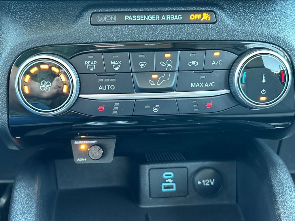 Used 2022 Ford Escape SE w/ SE Sport Appearance Package image 14